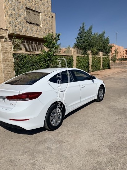 HYUNDAI Elantra occasion 1252875