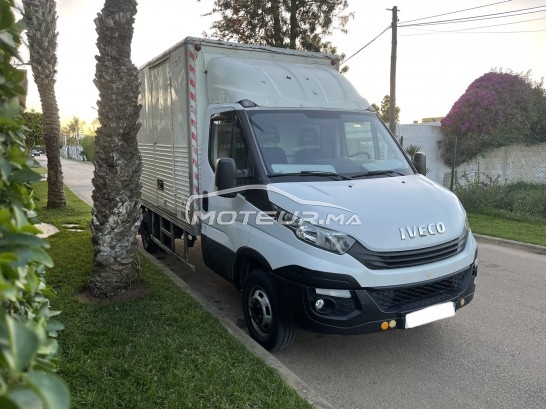 Voiture au Maroc IVECO Daily Camion fourgon - 388793