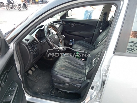 MAHINDRA Kuv 100 occasion 3175877
