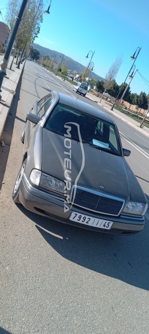 ميرسيديس-بينز كلاسي سي 220 مستعملة 1562700