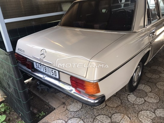 MERCEDES-BENZ 200 W115 occasion 1460003