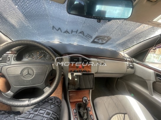 ميرسيديس-بينز 220 E مستعملة 1677049