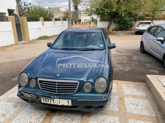 ميرسيديس-بينز 220 E220 مستعملة 1761106