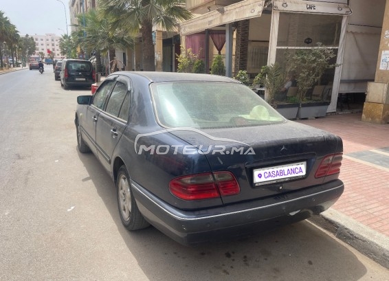 ميرسيديس-بينز 220 E مستعملة 1677045