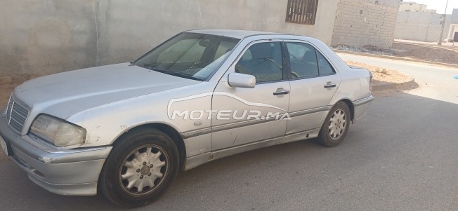 ميرسيديس-بينز كلاسي سي W202 مستعملة 3503873
