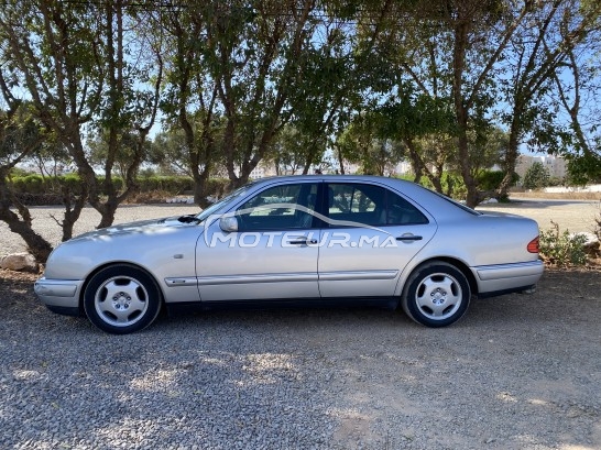 ميرسيديس-بينز كلاسي ي مستعملة 1219447