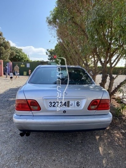 ميرسيديس-بينز كلاسي ي مستعملة 1219450