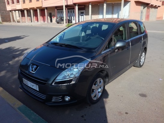 PEUGEOT 5008 1.6 hdi occasion 737044