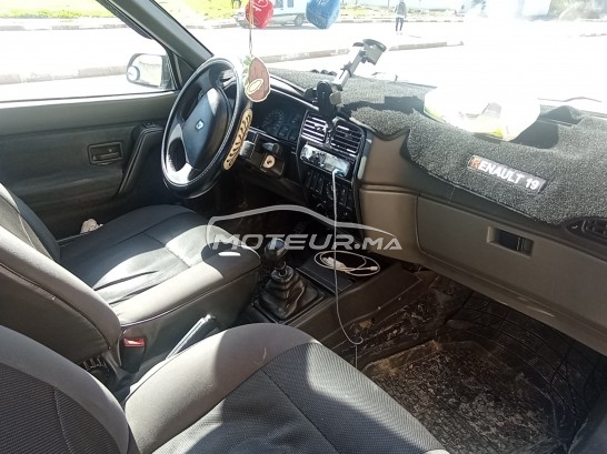 رونو ر19 مستعملة 1586663