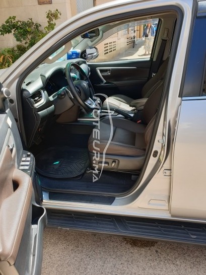 تويوتا فورتونير Sr5 مستعملة 1232749