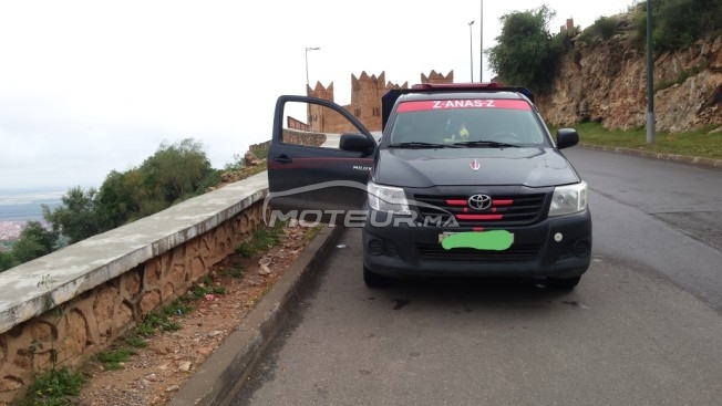 TOYOTA Hilux occasion 671873