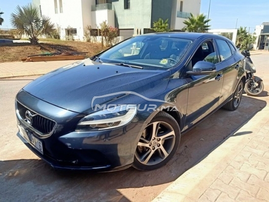 VOLVO V40 مستعملة