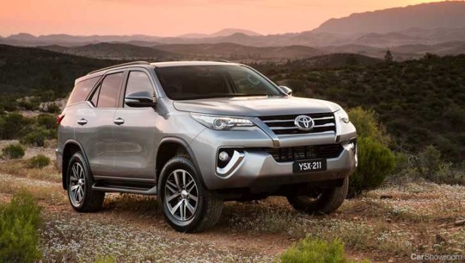 TOYOTA - TOYOTA FORTUNER,2,4 l d-4d dynamic+ - 1