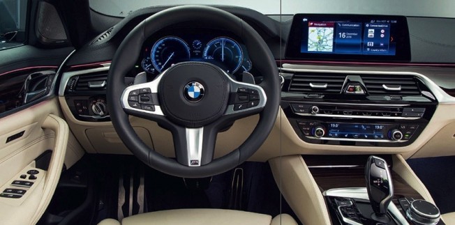 BMW - BMW SERIE 5,530e sport line - 1