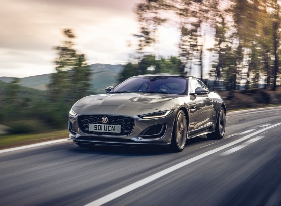 JAGUAR - JAGUAR F-TYPE,2.0 l essence i4 300 ch rwd auto coupe swb r-dynamic - 3