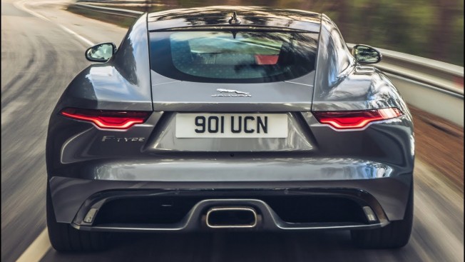 JAGUAR - JAGUAR F-TYPE,2.0 l essence i4 300 ch rwd auto coupe swb r-dynamic - 12