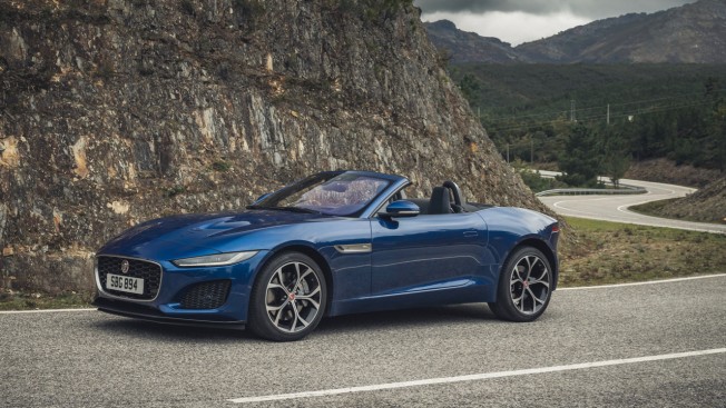 JAGUAR - JAGUAR F-TYPE,2.0 l essence i4 300 ch rwd auto cabriolet swb r-dynamic - 2