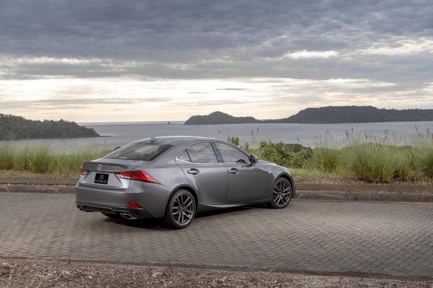 LEXUS - LEXUS IS,300 h 2wd hv luxury leather - 7