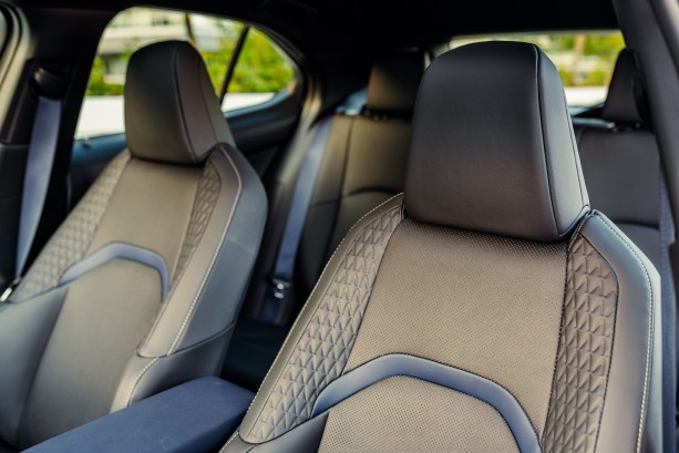 LEXUS - LEXUS UX,250 h luxury - 1