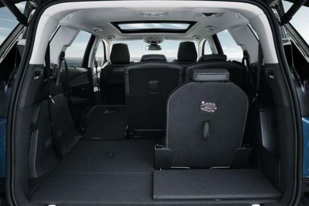 PEUGEOT - PEUGEOT 5008,2.0 hdi gt - 5