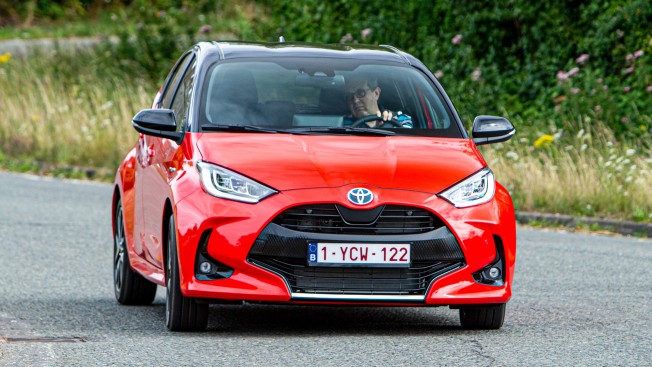 TOYOTA - TOYOTA YARIS,1.5 hybride distinctive+ - 5
