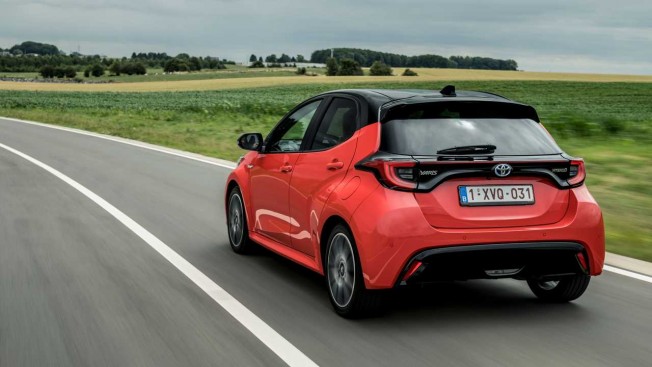 TOYOTA - TOYOTA YARIS,1.5 hybride distinctive+ - 10