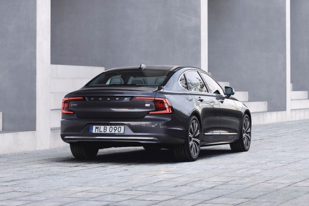 VOLVO - VOLVO S90,D4 momentum pack - 1