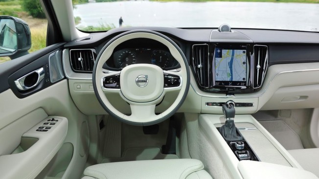 VOLVO - VOLVO XC60,D4 fwd r-design - 9