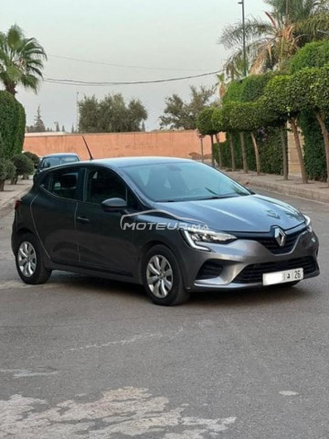 Renault Clio Essence Automatique 2023 à Marrakech