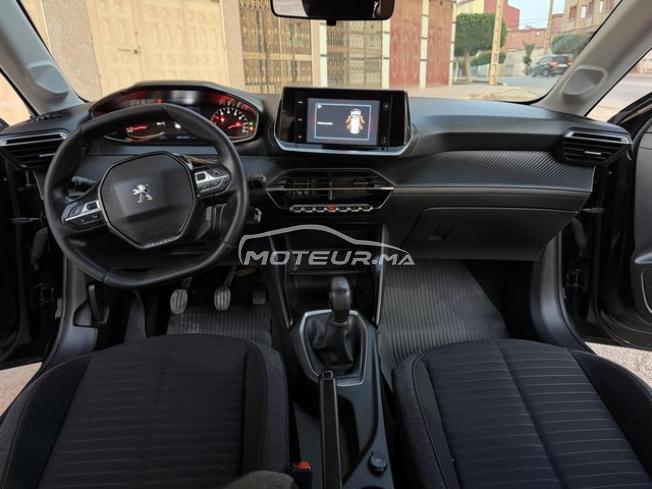 Peugeot-208