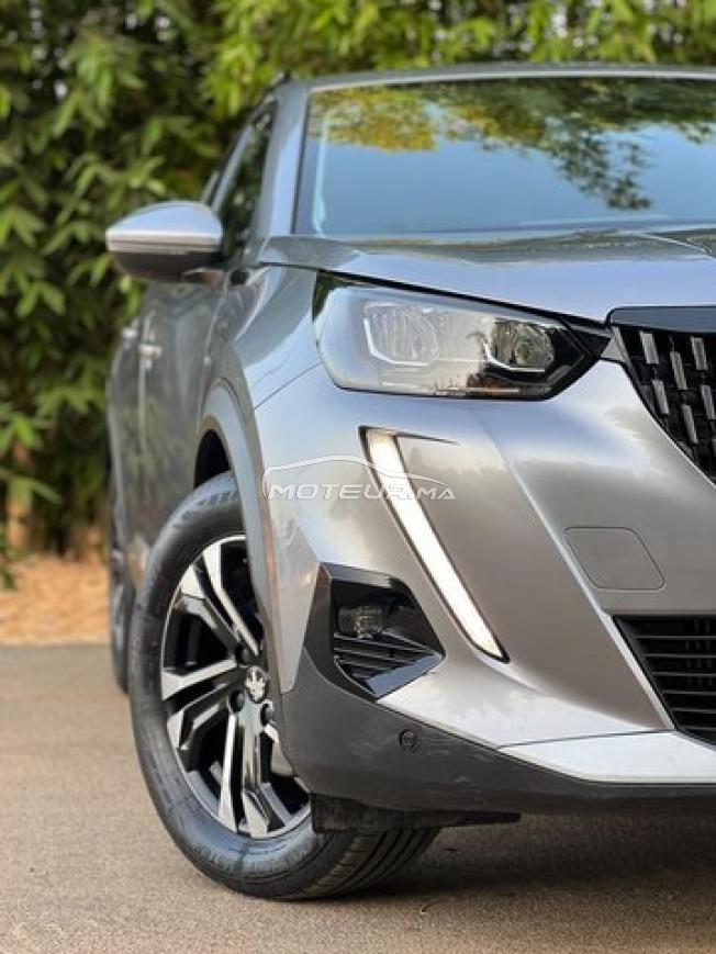 PEUGEOT 2008 Année 2022 très propre