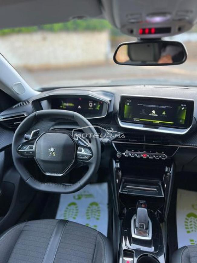 PEUGEOT 2008 Année 2022 très propre