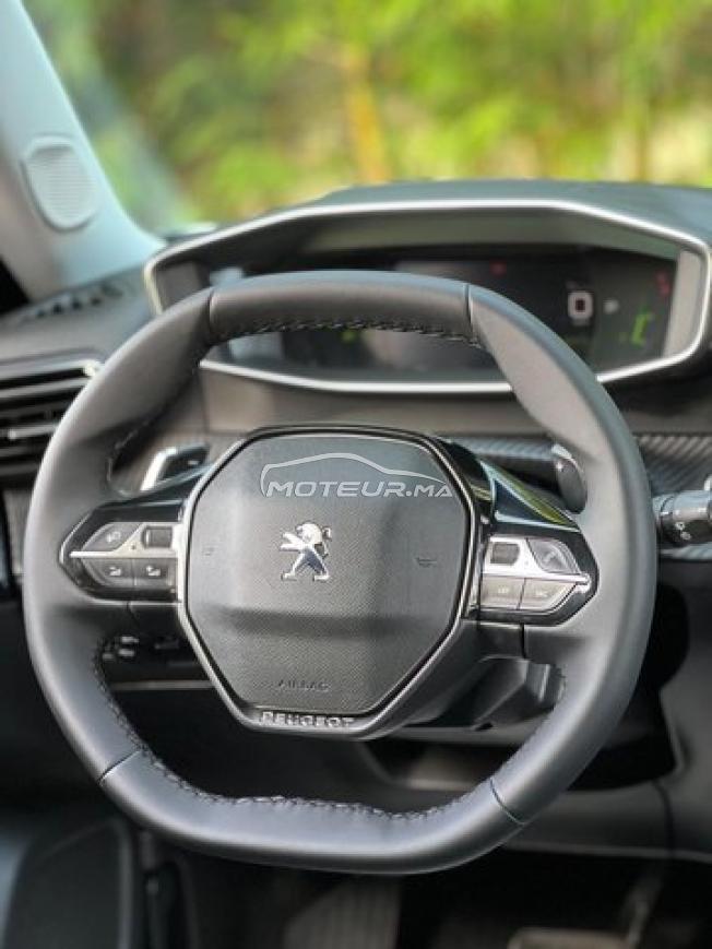 PEUGEOT 2008 Année 2022 très propre