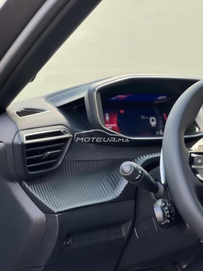 Peugeot 2008 Diesel Automatique 2023 voitur à Salé
