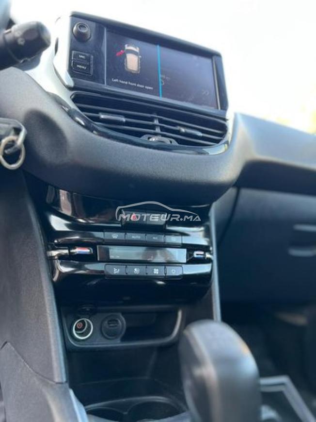 Peugeot 208 White Édition 2019