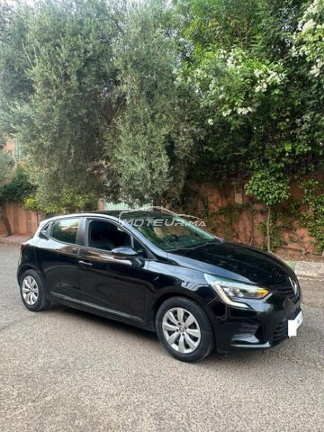 RENAULT CLIO 5 06-2022  à Marrakech