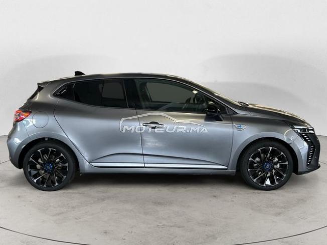 RENAULT. CLIO