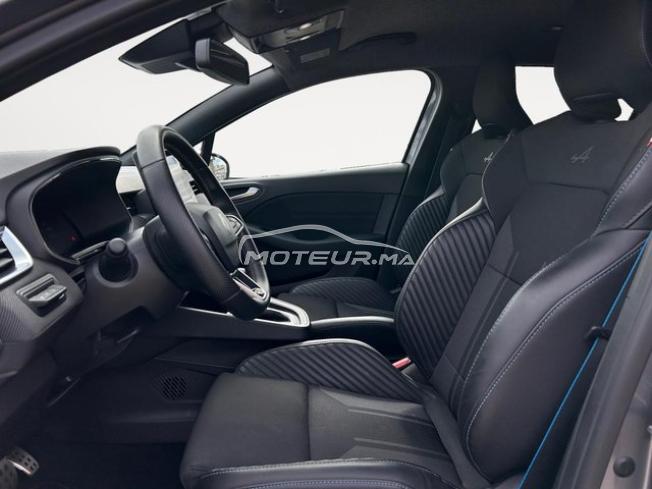 RENAULT. CLIO