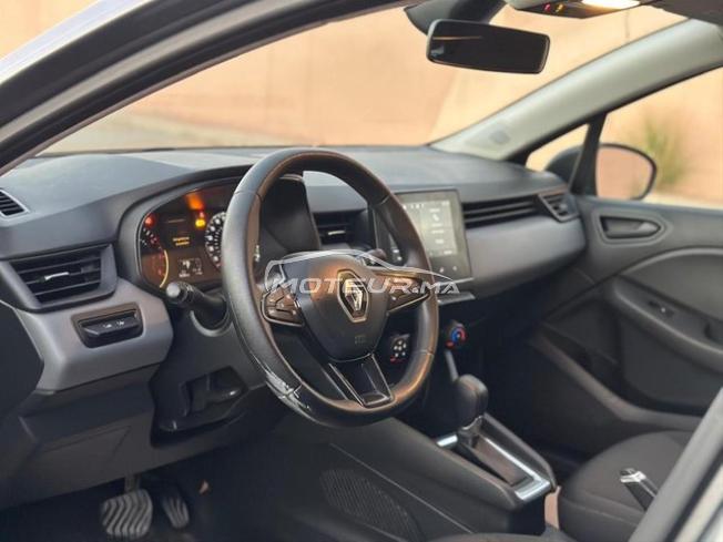 RENAULT CLIO 5 09-2023 à MARRAKECH 