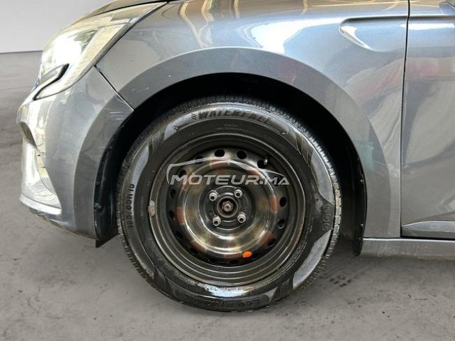 RENAULT. Clio