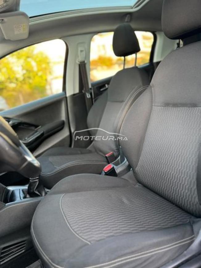Peugeot 208 White Édition Noir 2019❣️