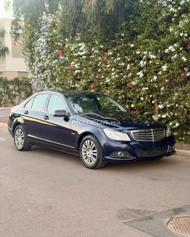 Mercedes C180 essence modèle 2011 