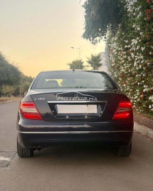 Mercedes C180 essence modèle 2011 
