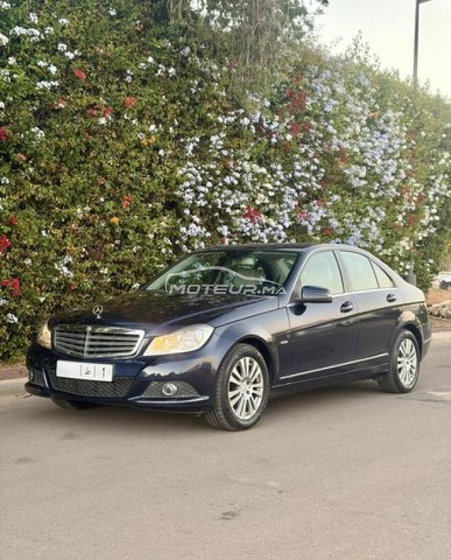Mercedes C180 essence modèle 2011 