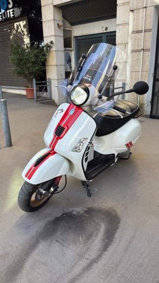 Vespa 300 GTS Street Race 
