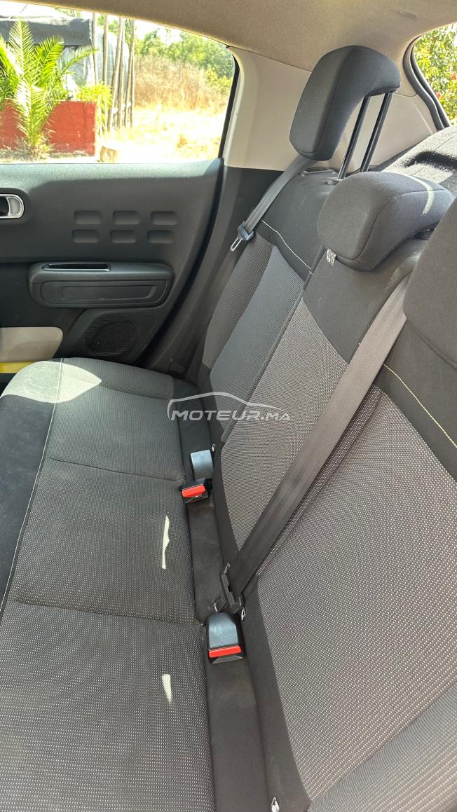 Je vends une Citroën C3 de 2018 en très bon état. - Kilométrage : 170 000 km - Marque : Citroën - Modèle : C3 - Année-Modèle : 2018 - Puissance fiscal