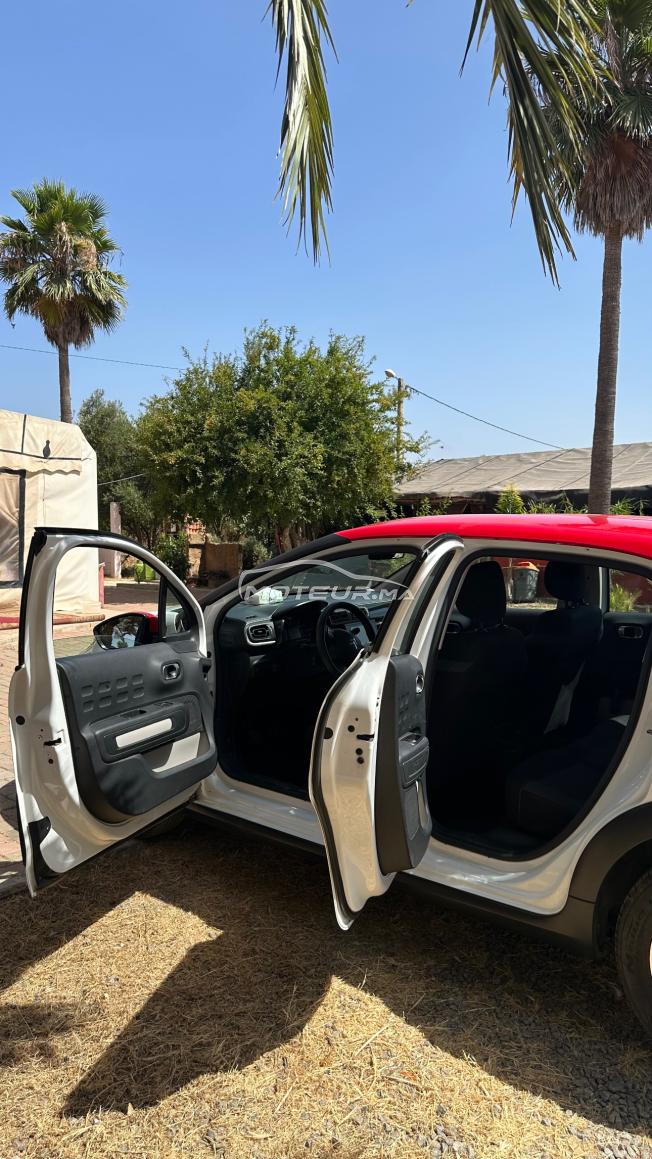 Je vends une Citroën C3 de 2018 en très bon état. - Kilométrage : 170 000 km - Marque : Citroën - Modèle : C3 - Année-Modèle : 2018 - Puissance fiscal