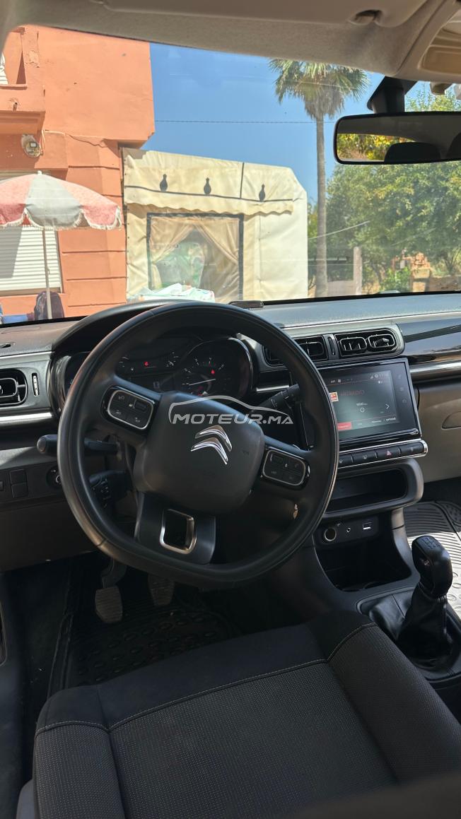 Je vends une Citroën C3 de 2018 en très bon état. - Kilométrage : 170 000 km - Marque : Citroën - Modèle : C3 - Année-Modèle : 2018 - Puissance fiscal