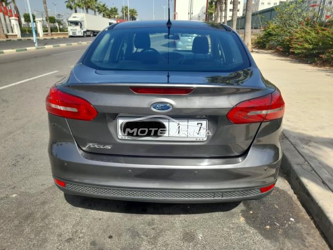 À vendre : voiture première main, très bien entretenue