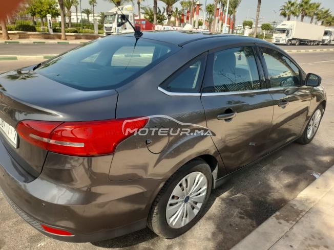 À vendre : voiture première main, très bien entretenue
